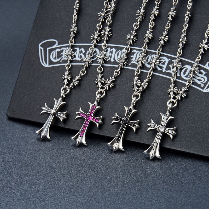 Ch**me He**ts necklaces